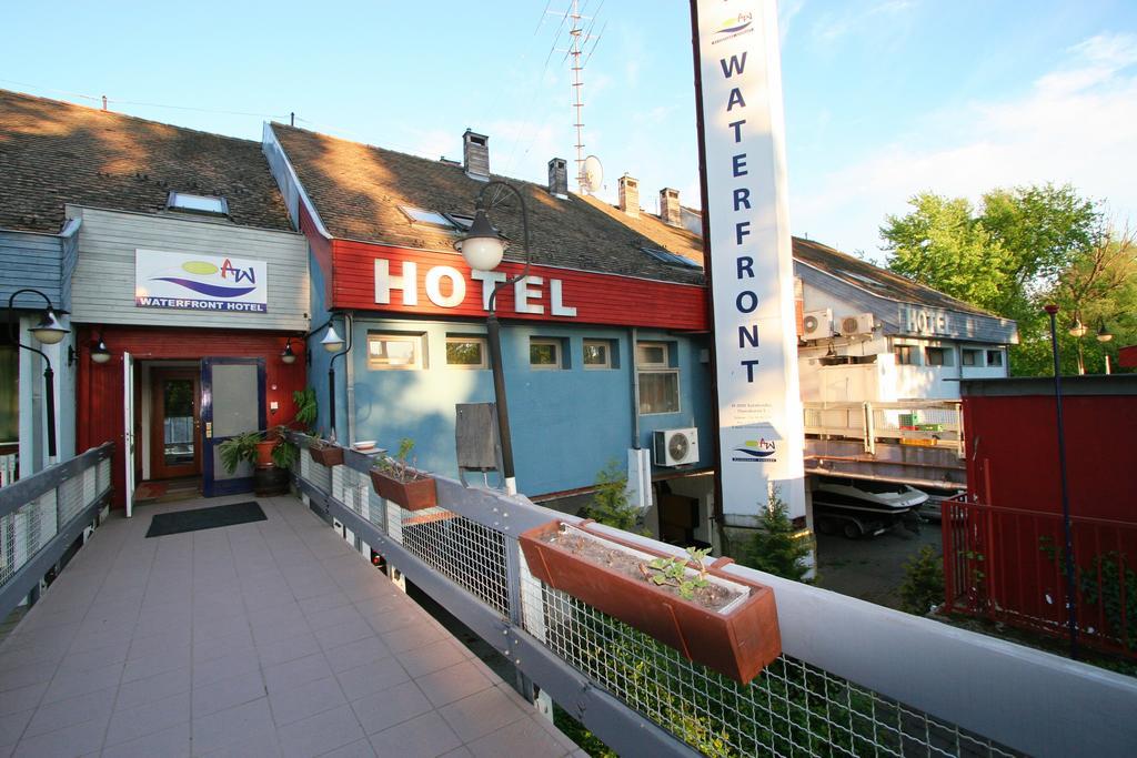 Hotel Waterfront Szentendre Exterior foto