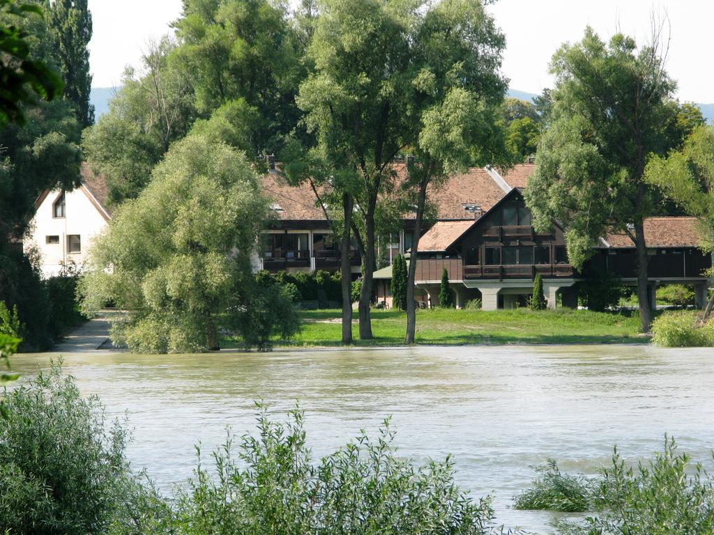 Hotel Waterfront Szentendre Exterior foto