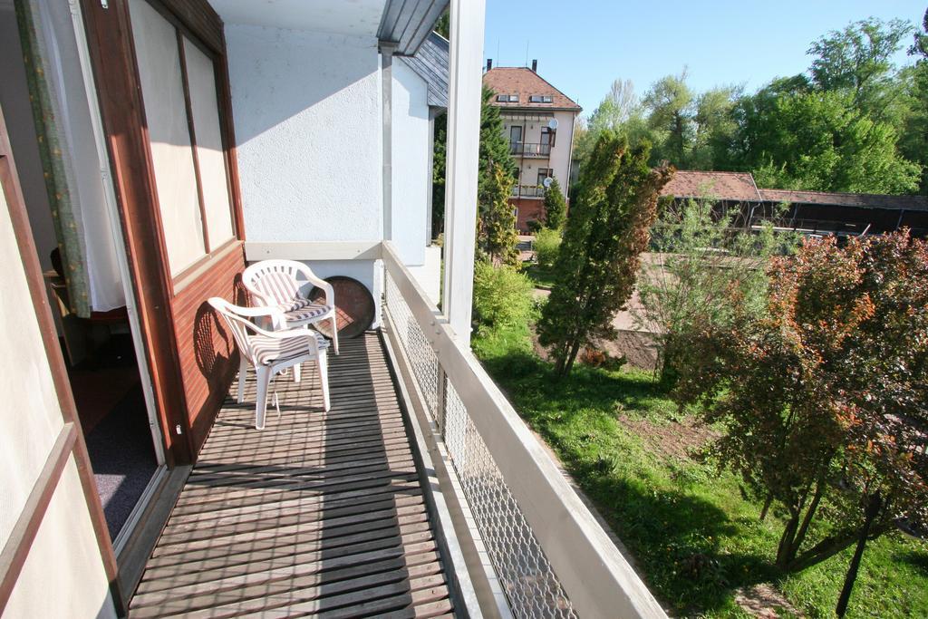 Hotel Waterfront Szentendre Exterior foto