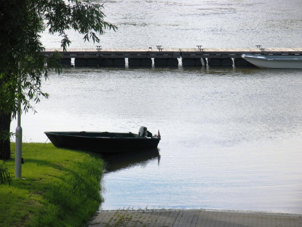 Hotel Waterfront Szentendre Exterior foto